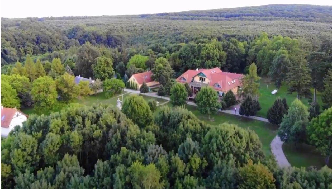 Bed and Breakfast Nagy-Magyarorszag Park Isztimér Zewnętrze zdjęcie
