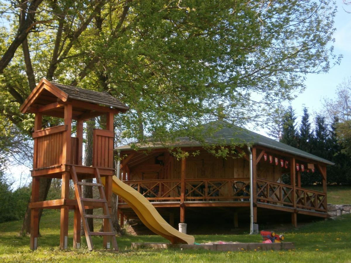 Bed and Breakfast Nagy-Magyarorszag Park Isztimér Zewnętrze zdjęcie