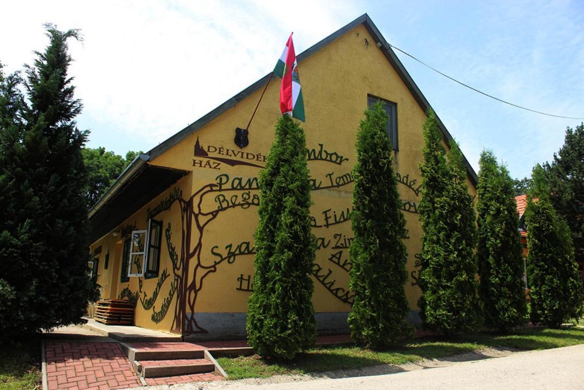 Bed and Breakfast Nagy-Magyarorszag Park Isztimér Zewnętrze zdjęcie